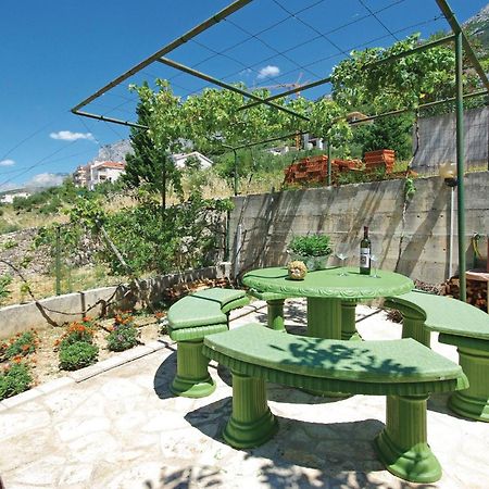 1 Bedroom Stunning Apartment In Makarska Exterior foto
