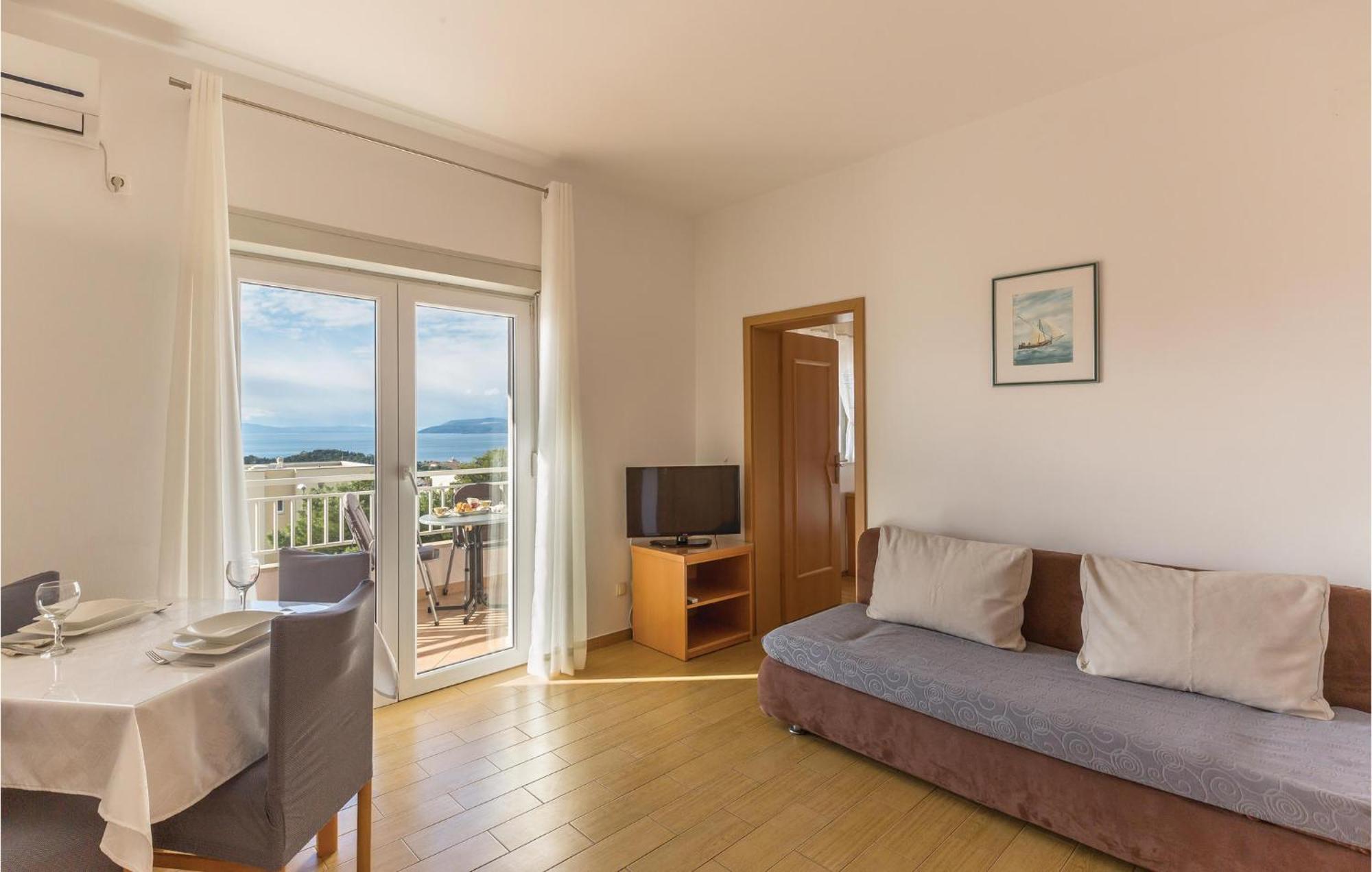1 Bedroom Stunning Apartment In Makarska Exterior foto
